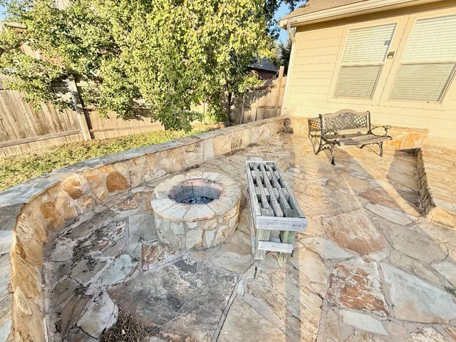 $2,400 | 168 Dolomite Drive, Buda, TX 78610