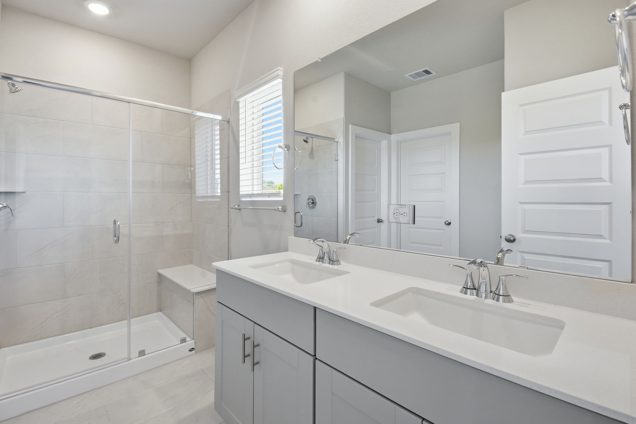 10010 Rustic Charm Street Houston, TX 77080 - Photo 12 of 27 Double sink Master Bathroom.