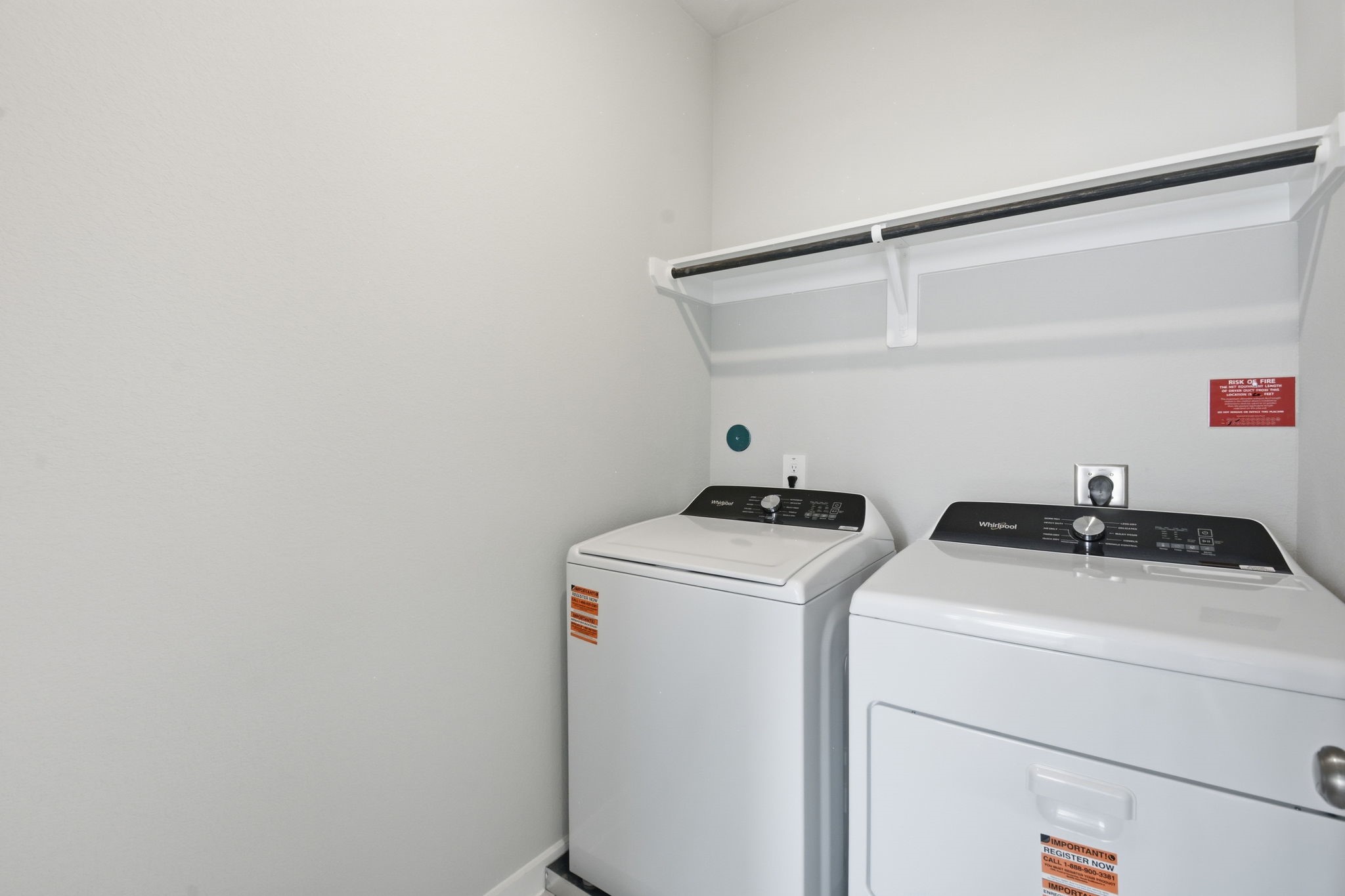 10010 Rustic Charm Street Houston, TX 77080 - Photo 15 of 27 Laundry Room Dryer/Washer Included