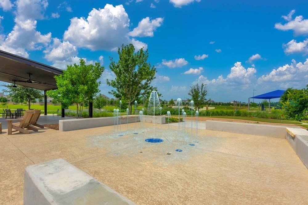 10010 Rustic Charm Street Houston, TX 77080 - Photo 24 of 27 Splash path for kids