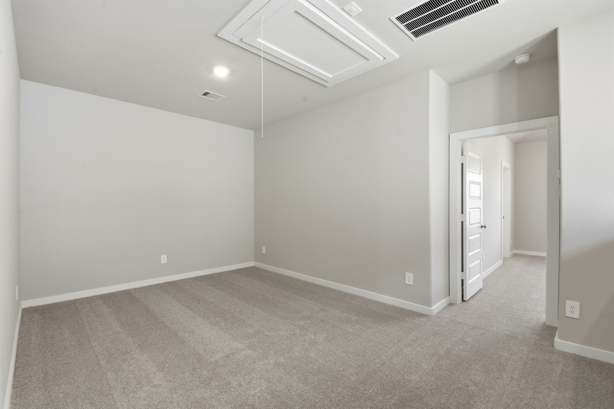 10010 Rustic Charm Street Houston, TX 77080 - Photo 10 of 27 Game Room/Office/TV Room