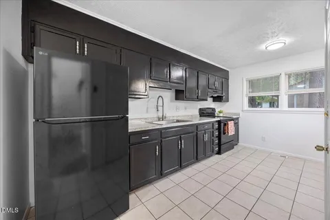 a view of utility room