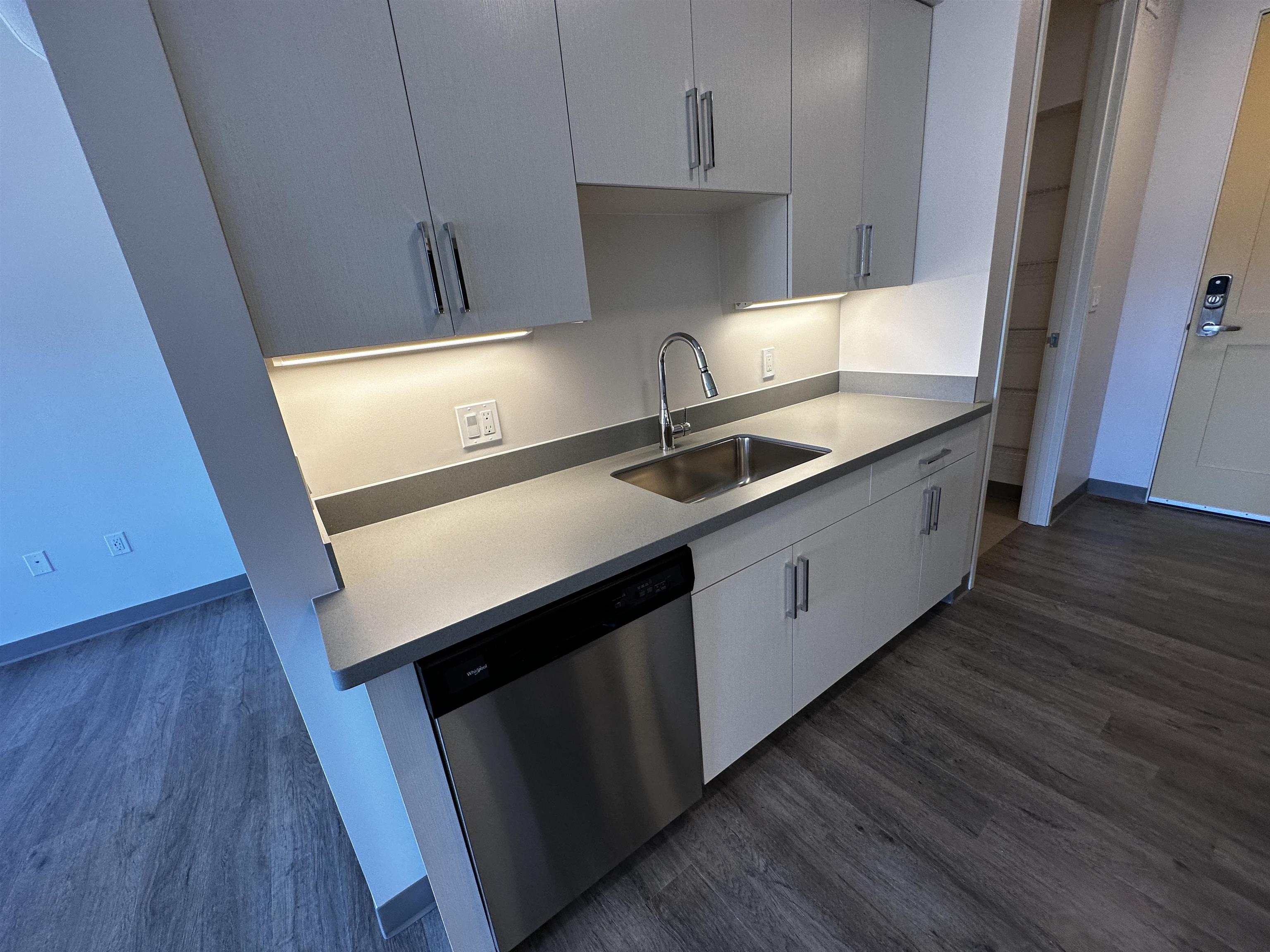 409 Elm Street, Unit 602 Manchester, NH 03101 - Photo 11 of 40