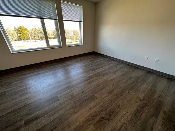 $1,983 | 409 Elm Street, Unit 602, Manchester, NH 03101
