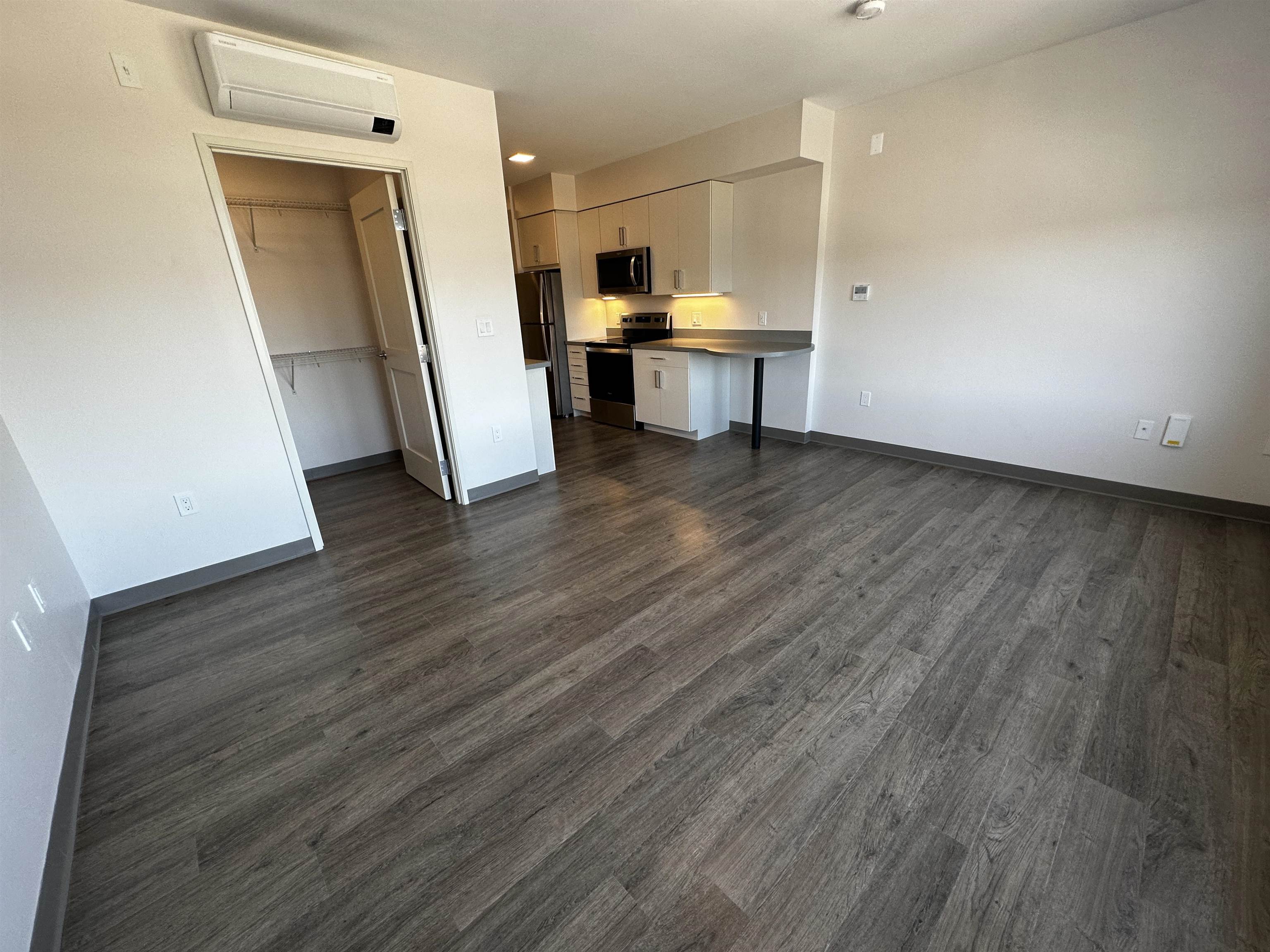 409 Elm Street, Unit 602 Manchester, NH 03101 - Photo 17 of 40