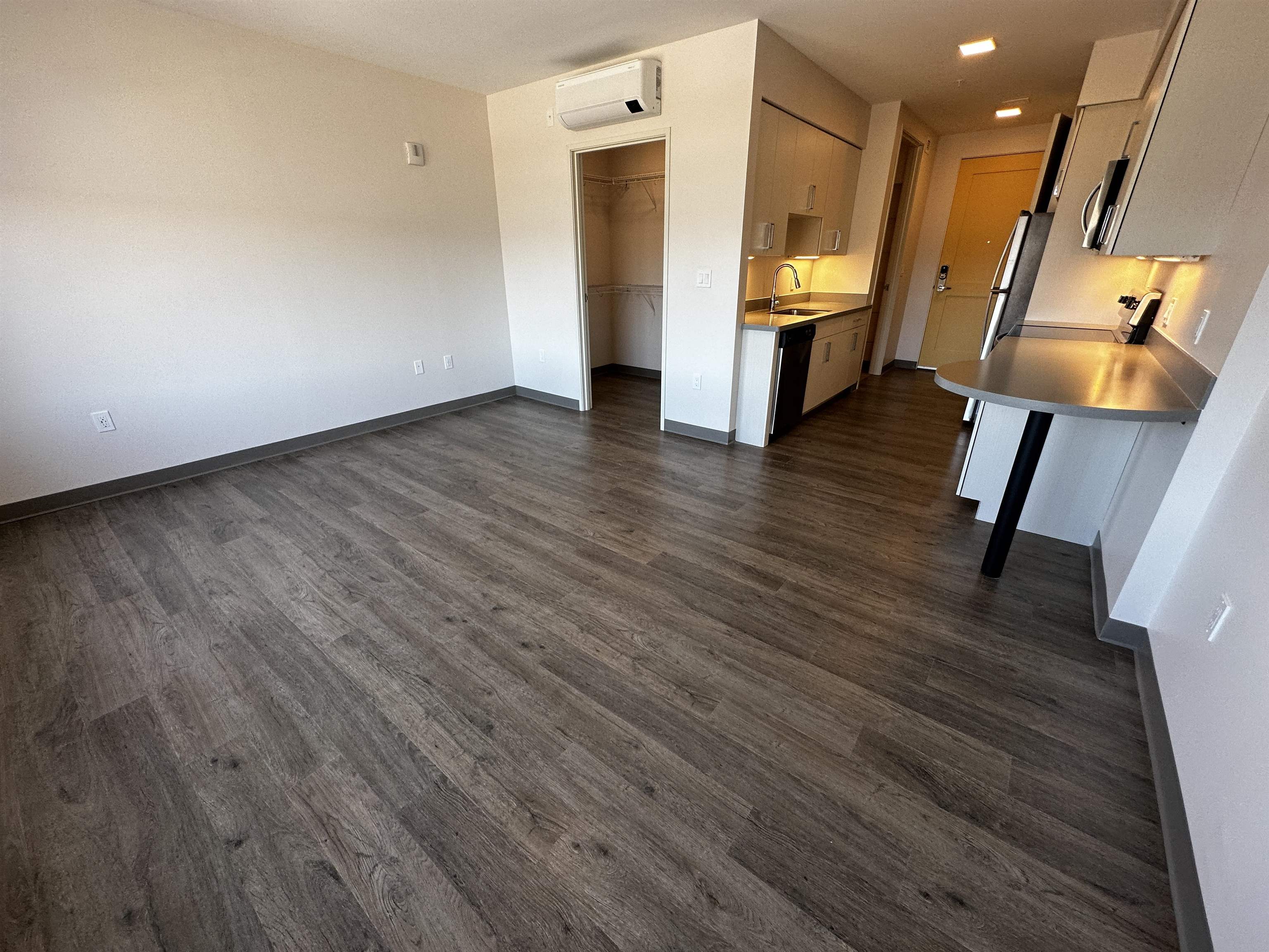 409 Elm Street, Unit 602 Manchester, NH 03101 - Photo 18 of 40