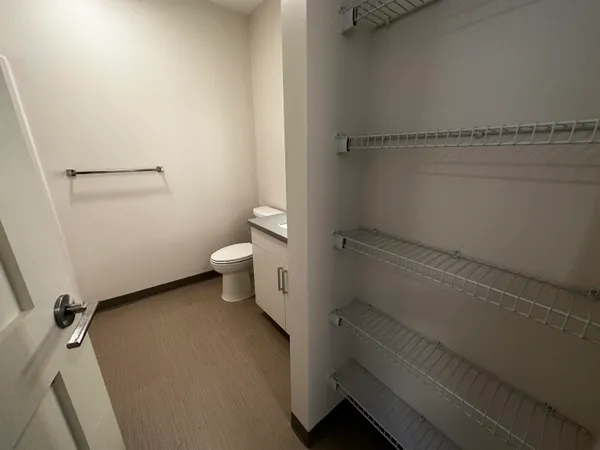 $1,983 | 409 Elm Street, Unit 602, Manchester, NH 03101