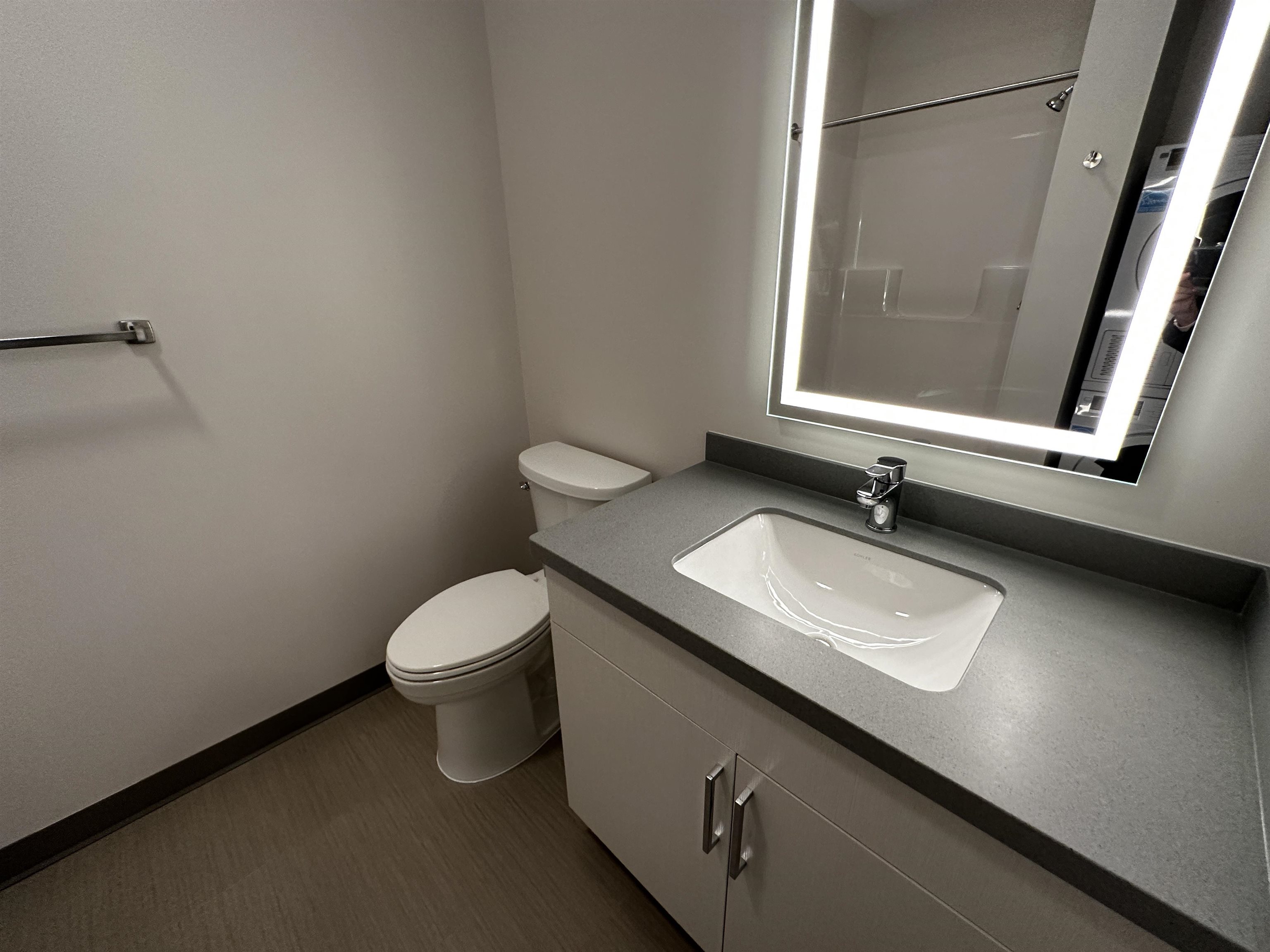 409 Elm Street, Unit 602 Manchester, NH 03101 - Photo 3 of 40