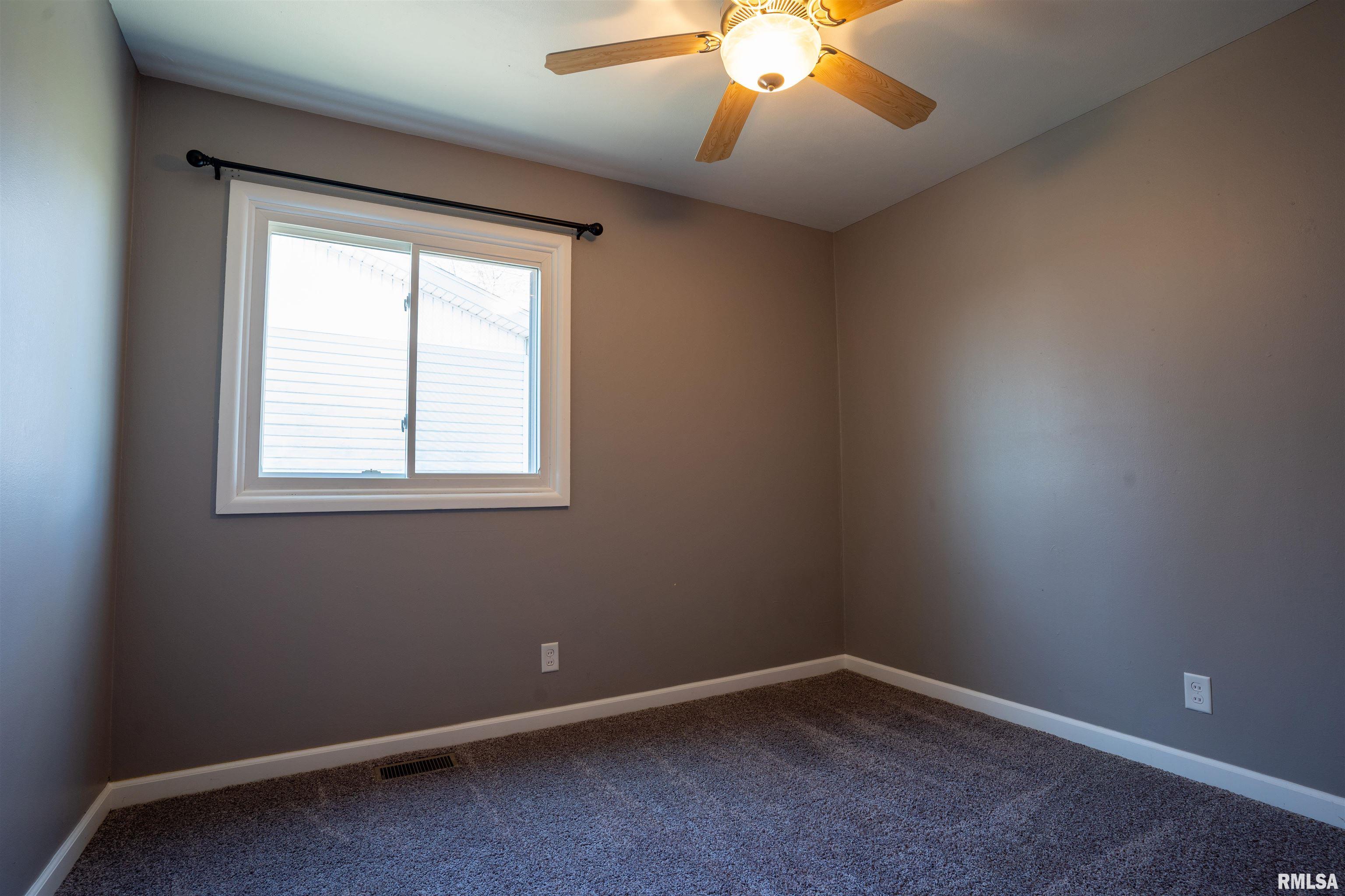 103 West Bittersweet Road Washington, IL 61571 - Photo 13 of 20 Gallery Image 13