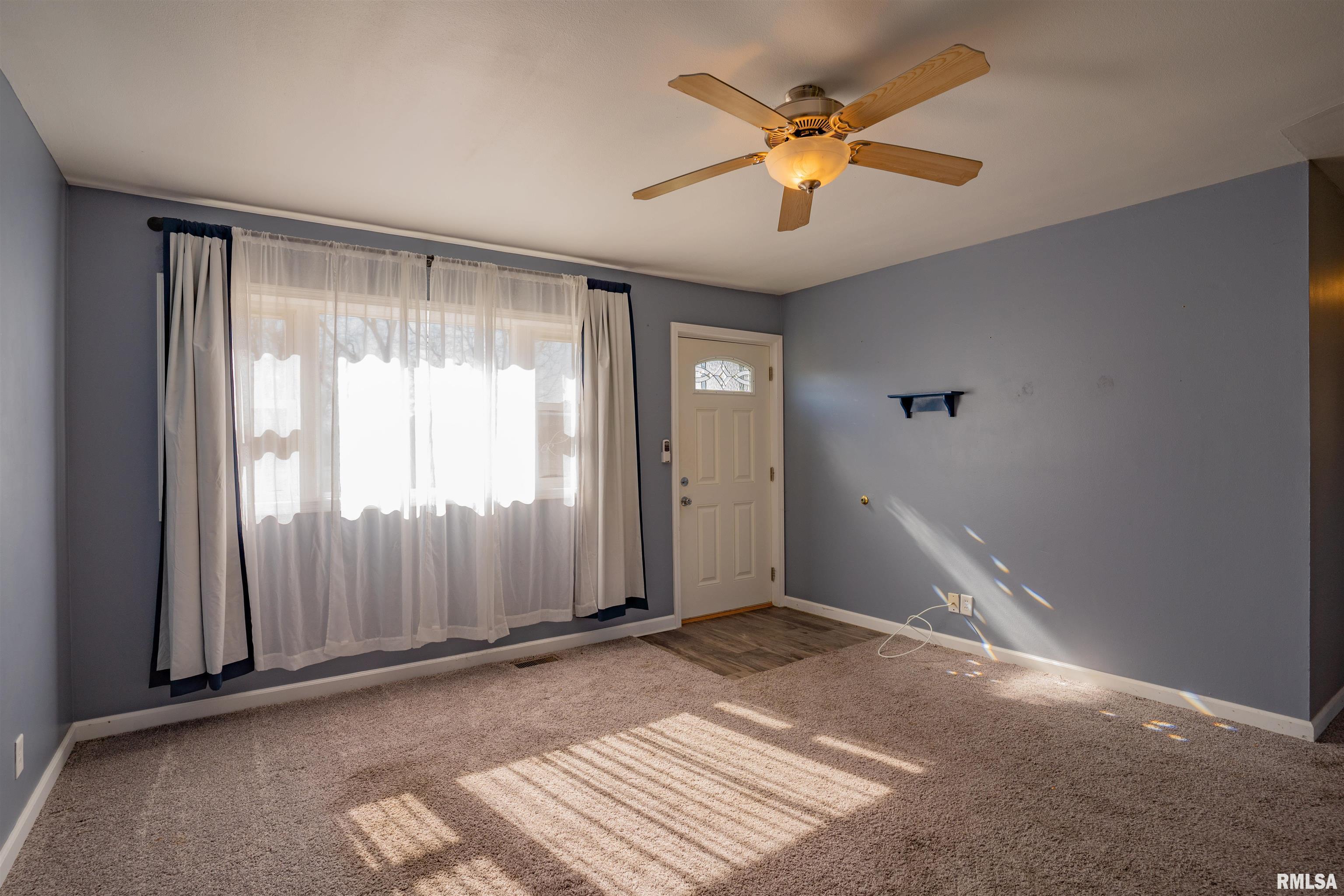103 West Bittersweet Road Washington, IL 61571 - Photo 4 of 20 Gallery Image 4