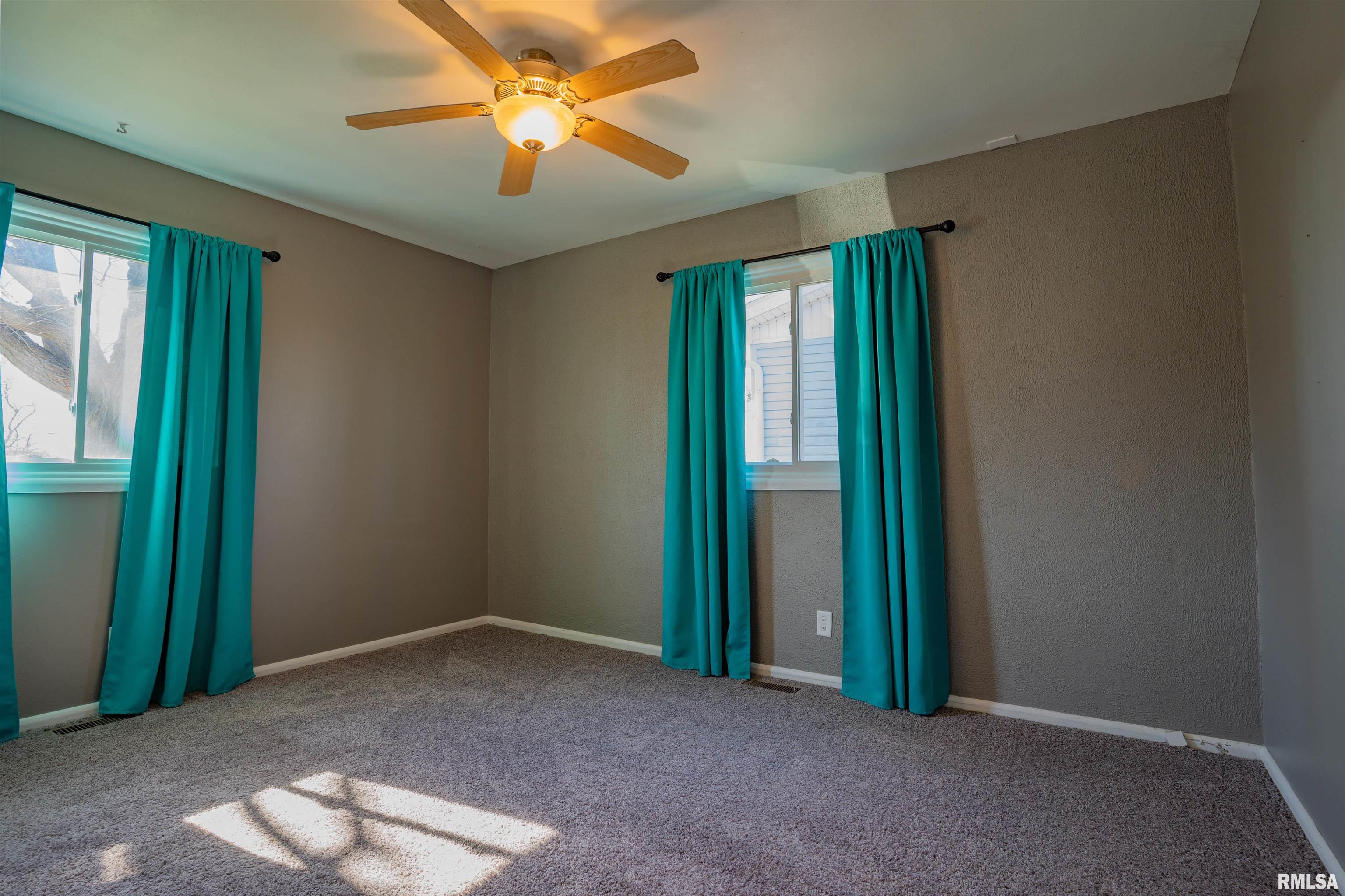 103 West Bittersweet Road Washington, IL 61571 - Photo 8 of 20 Gallery Image 8
