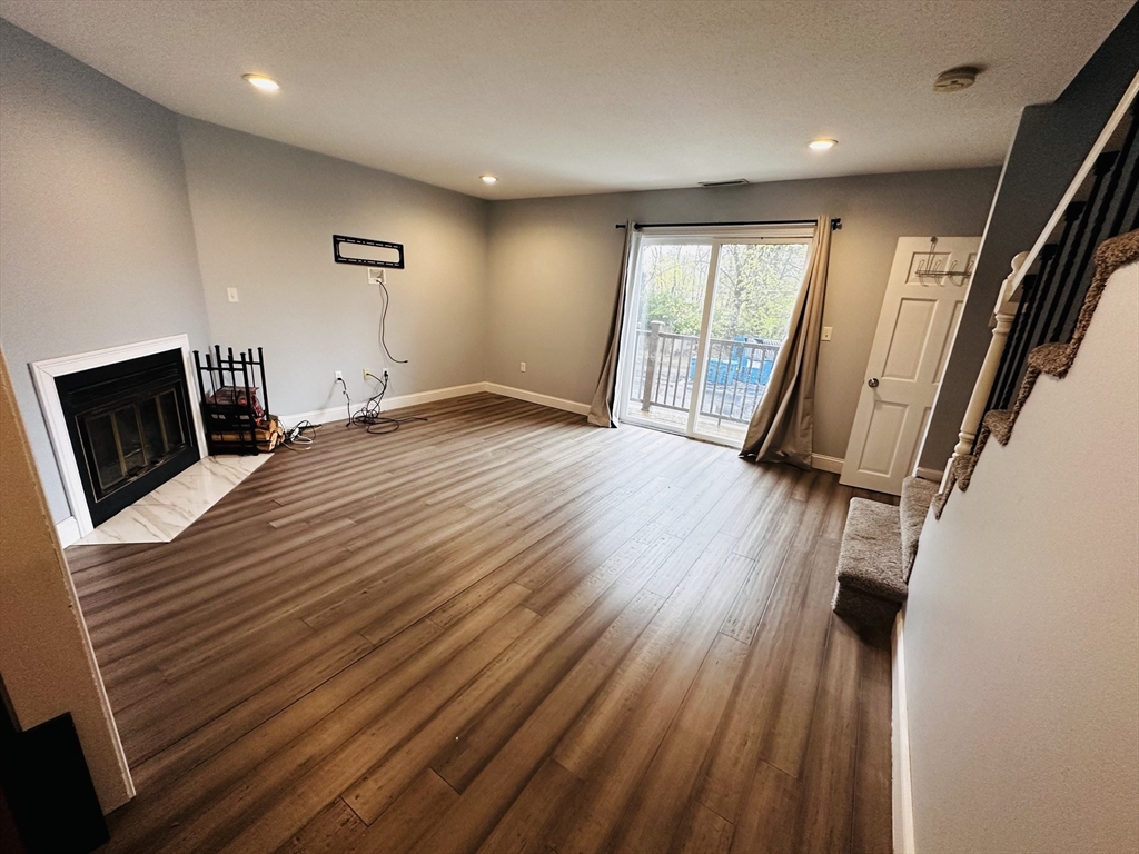 275 Donohue Road, Unit 5 Dracut, MA 01826 - Photo 4 of 18 Gallery Image 4