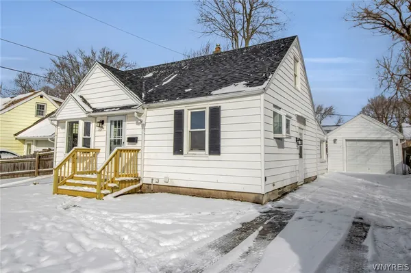 $229,900 | 144 Clearvale Drive, Cheektowaga, NY 14225