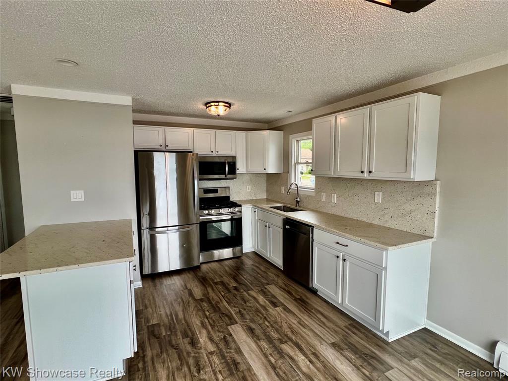 1869 Union Lake Road Commerce Township, MI 48382 - Photo 17 of 32