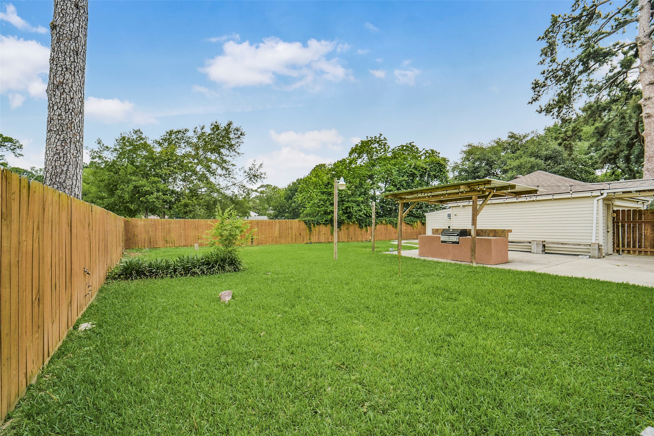 8343 Waynemer Way Houston, TX 77040 - Photo 38 of 38 No back neighbors