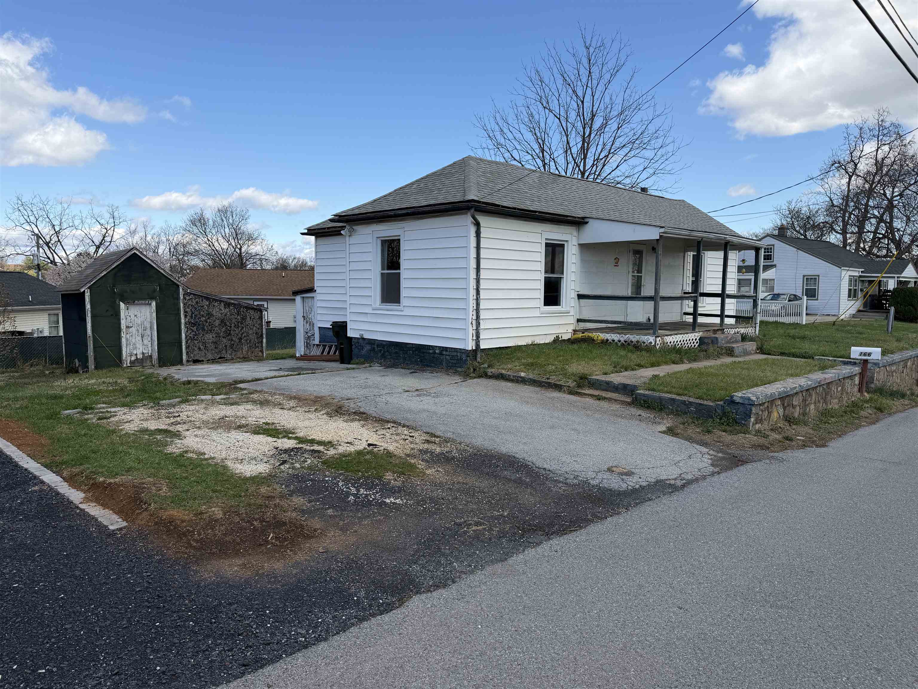 166 Straith Street Staunton, VA 24401 - Photo 3 of 23