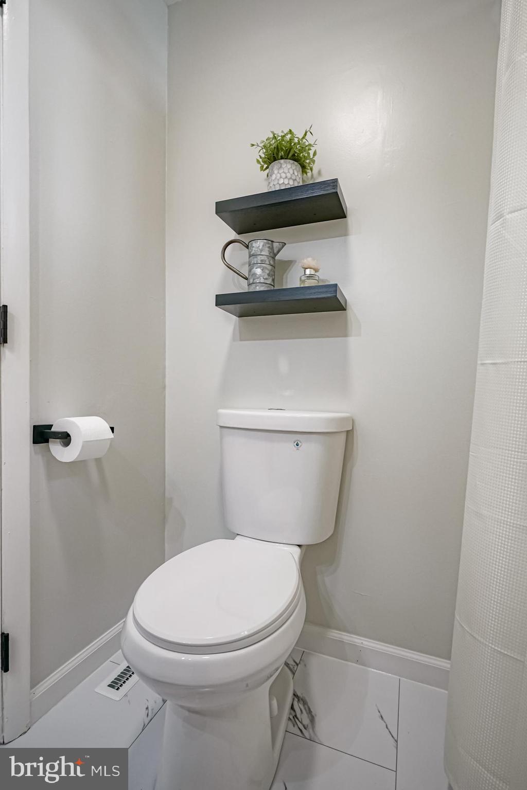 56 Oak Street Pennsville, NJ 08070 - Photo 16 of 40 NEW bath!