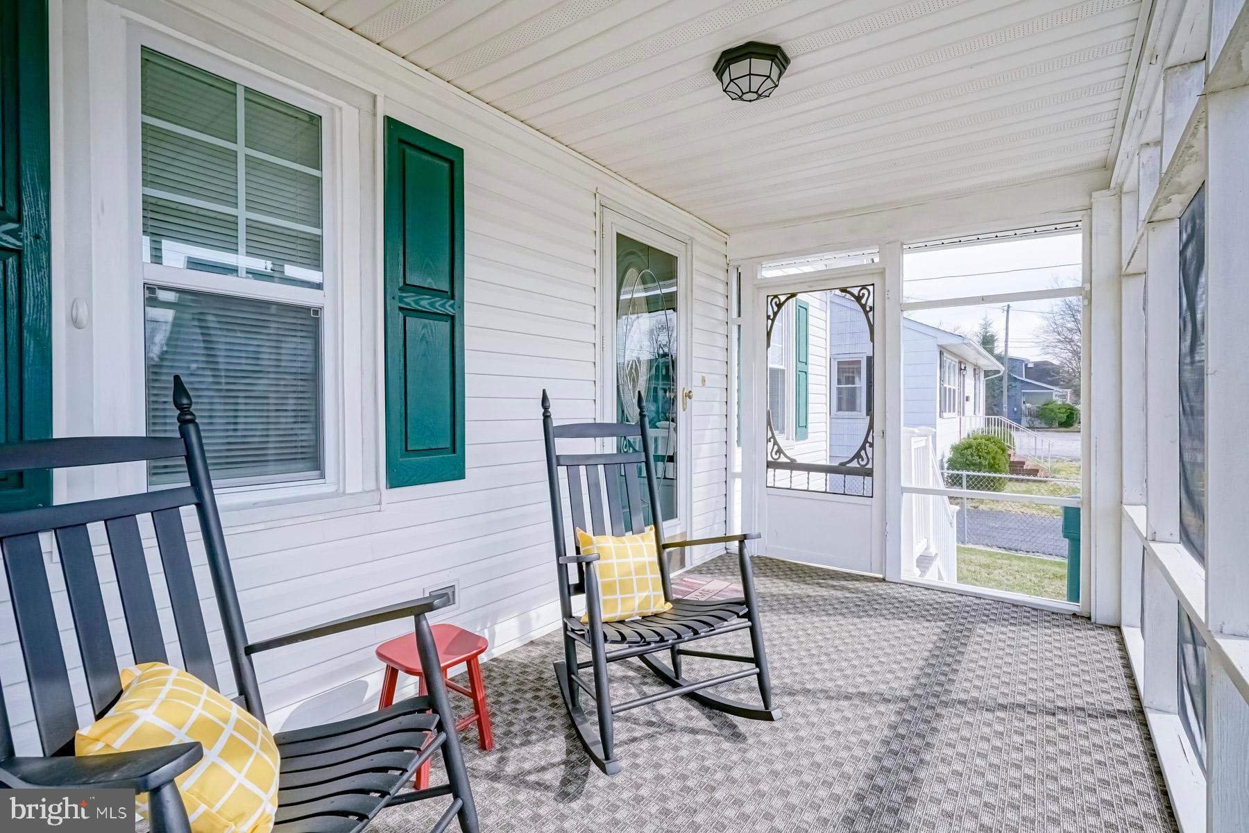 56 Oak Street Pennsville, NJ 08070 - Photo 19 of 40 Adorable screened front porch