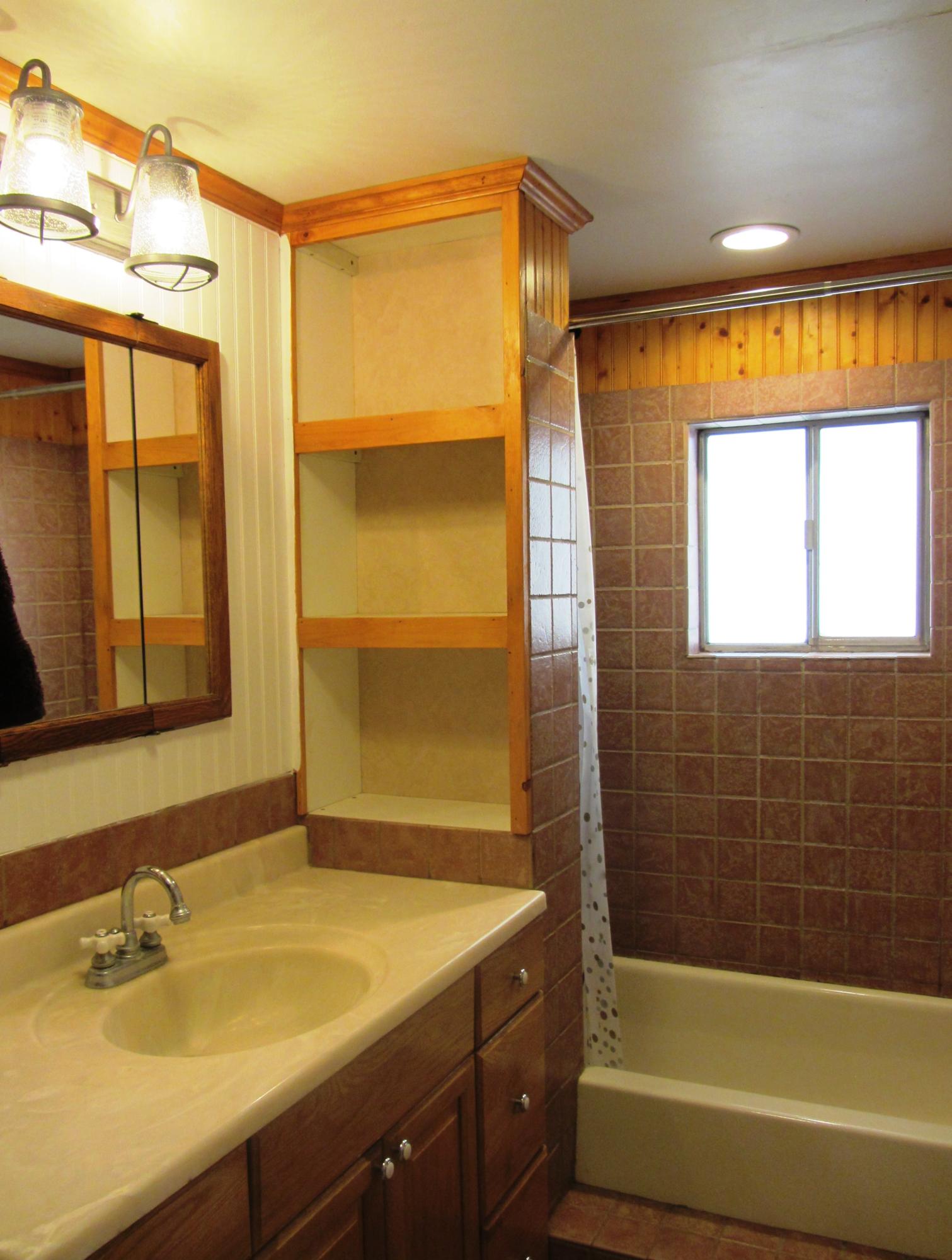 0 Southeast Maphet Road Prineville, OR 97754 - Photo 18 of 31 Tiled bathroom features full tub-shower