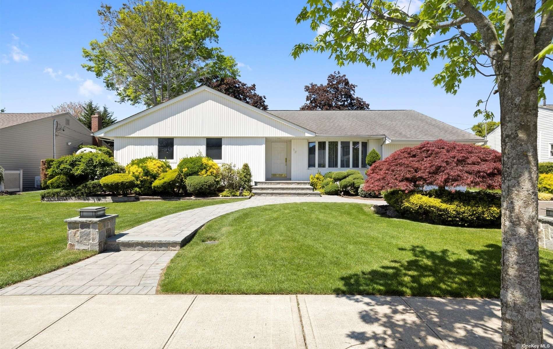 12 Ann Drive, Syosset, NY 11791 Compass