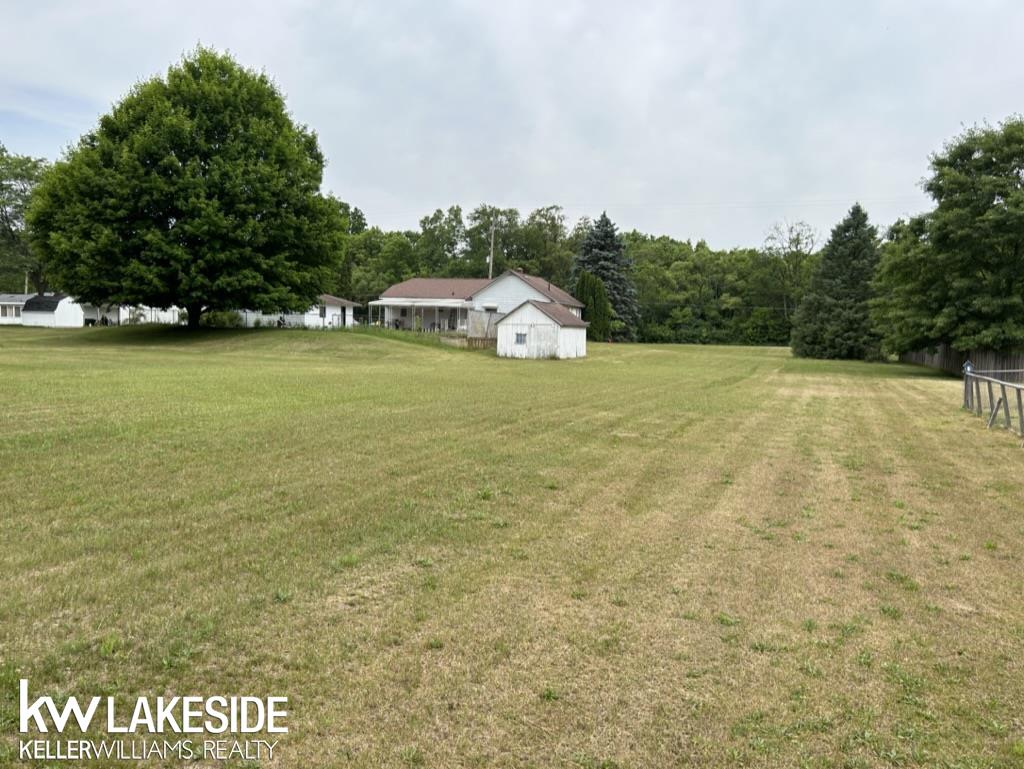 5196 East Stanley Road Flint, MI 48506 - Photo 10 of 21 50113413-9.JPG