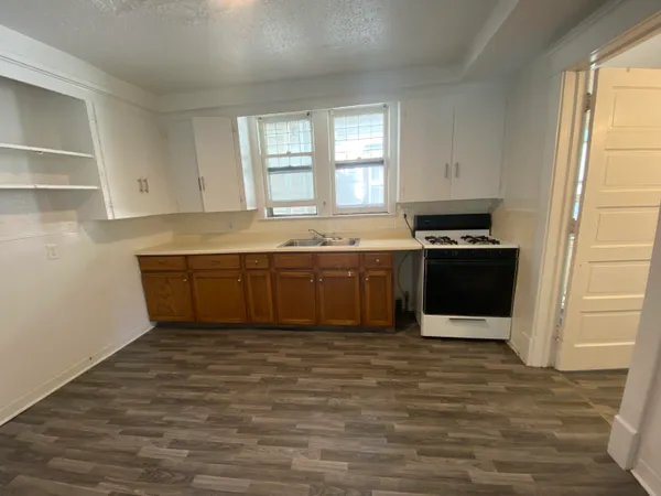 $159,900 | 613 Pearl Street, Kalamazoo, MI 49007