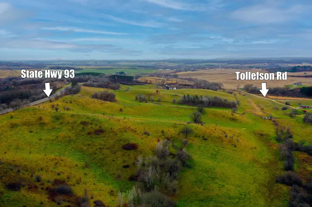 $534,900 | 93 South Pleasant Valley, Eleva, WI 54738