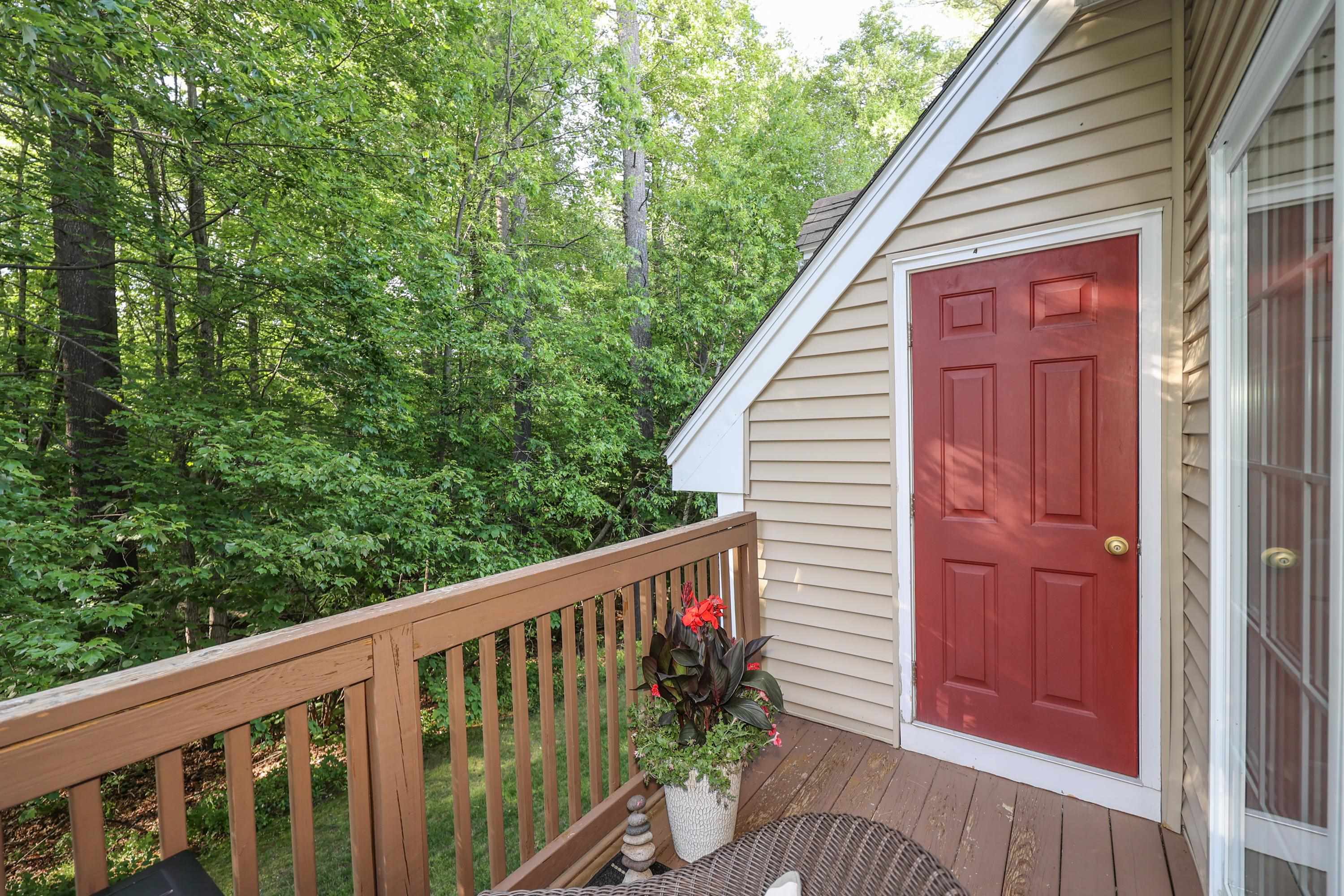 75 Hackett Hill Road Manchester, NH 03102 - Photo 9 of 37