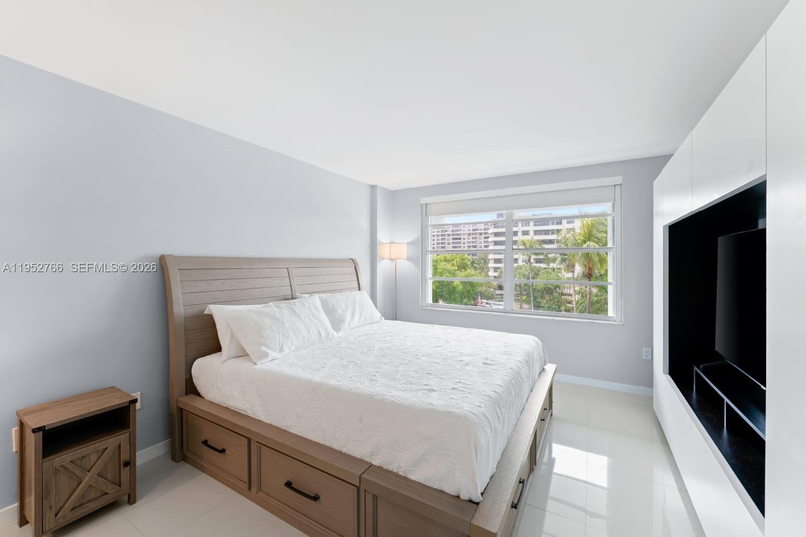 155 Ocean Ln Drive, Unit 407 Key Biscayne, FL 33149 - Photo 11 of 14 PRIMARY BEDROOM