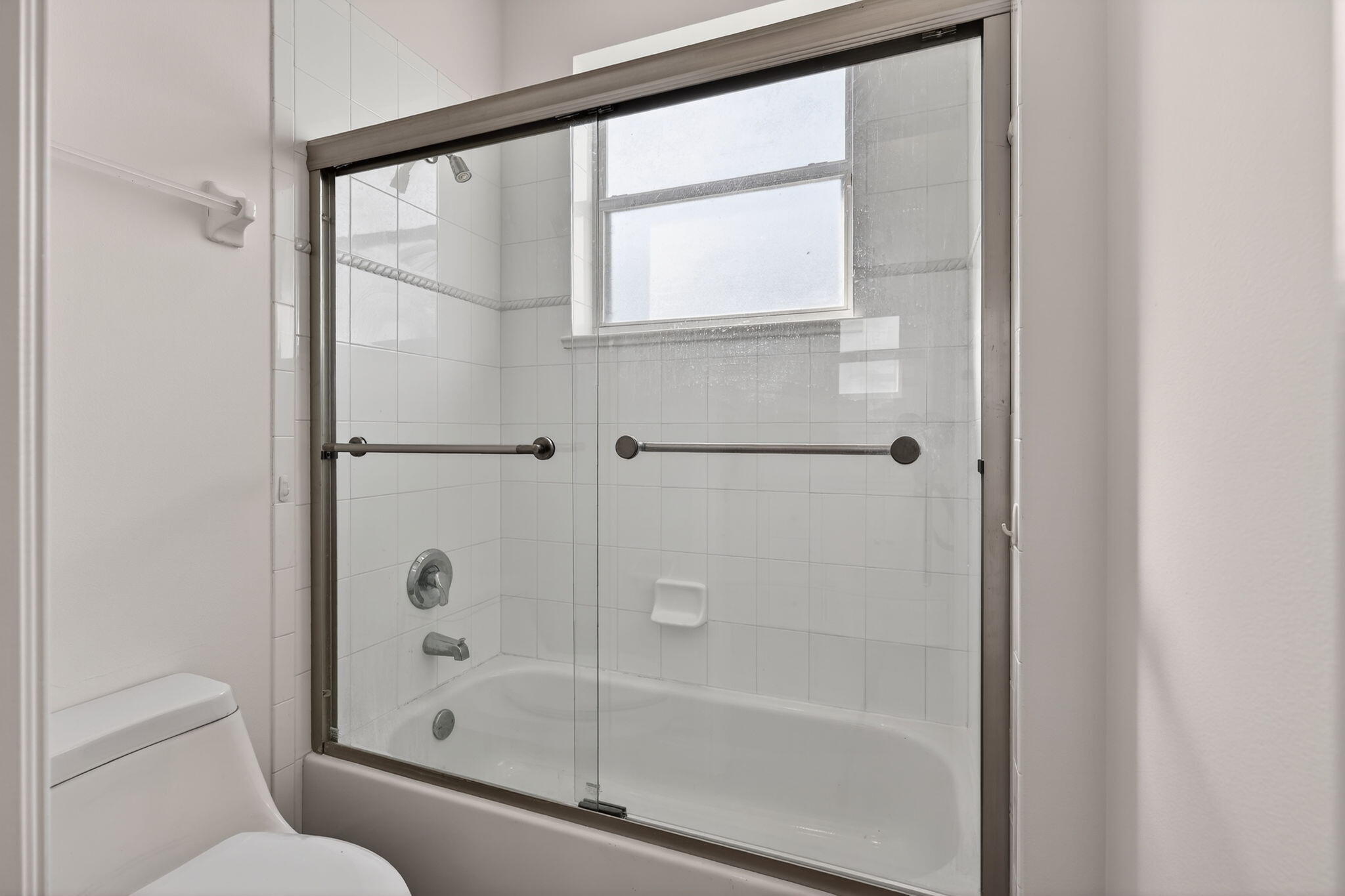 126 Bryce Lane Jupiter, FL 33458 - Photo 30 of 47 Jack & Jill Shower