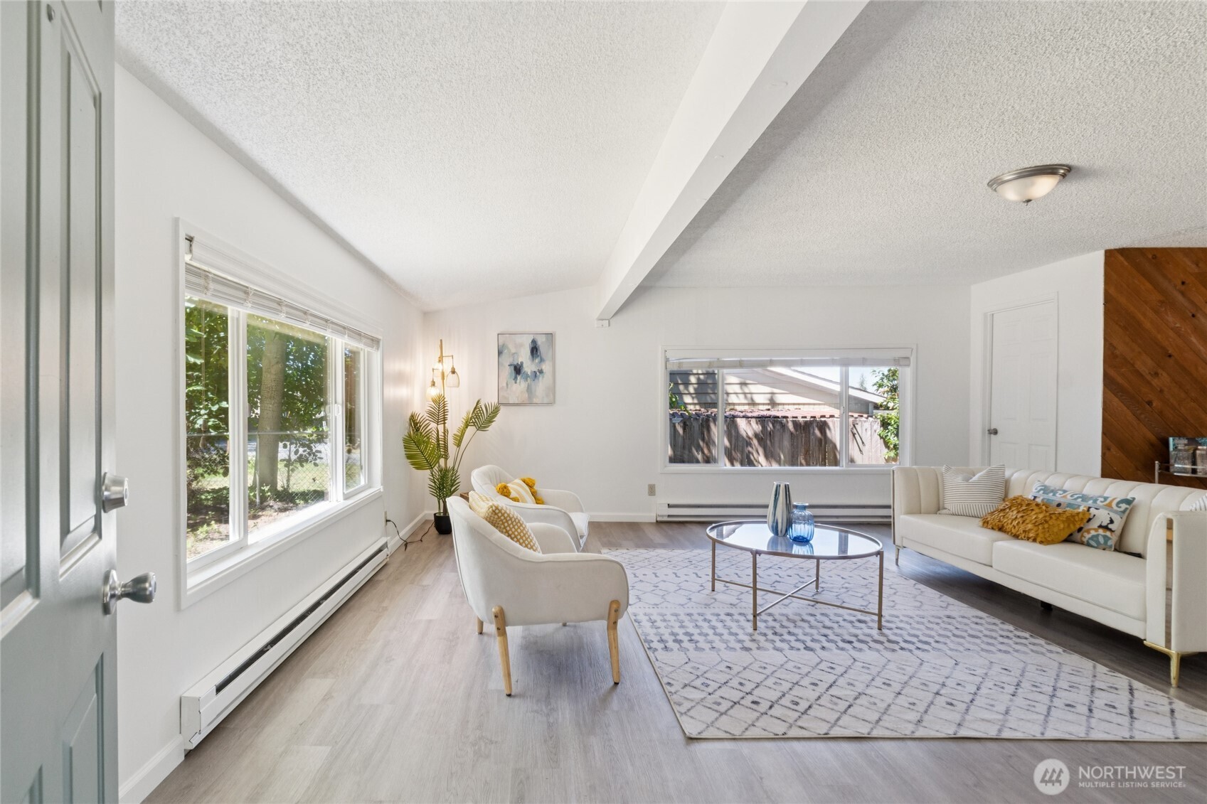 19520 Grannis Road Bothell, WA 98012 - Photo 3 of 36