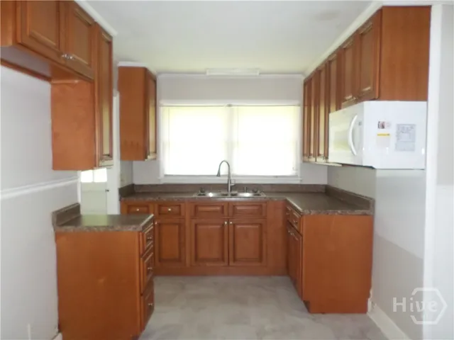 $250,000 | 33 Russell Avenue, Garden City, GA 31408