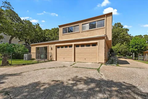 $499,900 | 2304 Oak Forest Court, Arlington, TX 76012