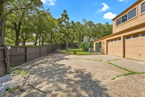 $499,900 | 2304 Oak Forest Court, Arlington, TX 76012