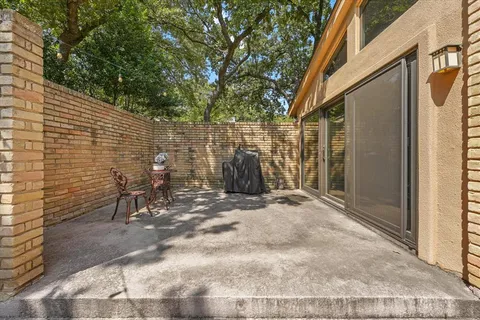 $499,900 | 2304 Oak Forest Court, Arlington, TX 76012