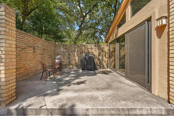 $499,900 | 2304 Oak Forest Court, Arlington, TX 76012