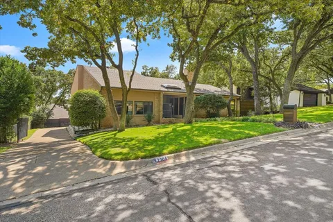 $499,900 | 2304 Oak Forest Court, Arlington, TX 76012