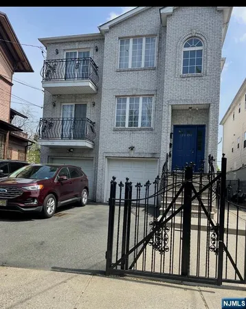 $949,900 | 128-130 Lincoln Avenue, Newark, NJ 07104
