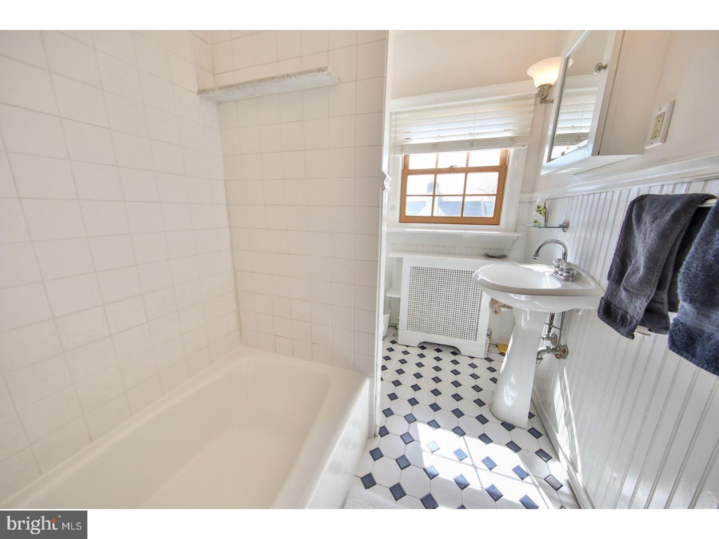 439 Wellesley Road Philadelphia, PA 19119 - Photo 21 of 24 Bathroom
