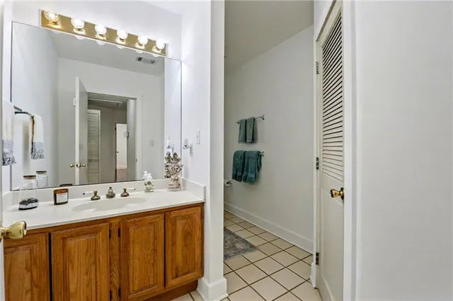 $1,500 | 312 West 20th Avenue, Covington, LA 70433