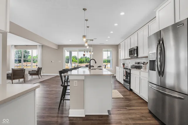 $409,999 | 1086 East Vly Oak Court, Mooresville, IN 46158