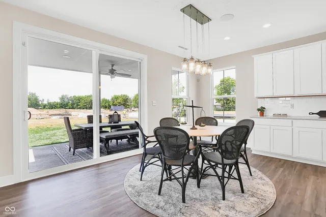 $409,999 | 1086 East Vly Oak Court, Mooresville, IN 46158