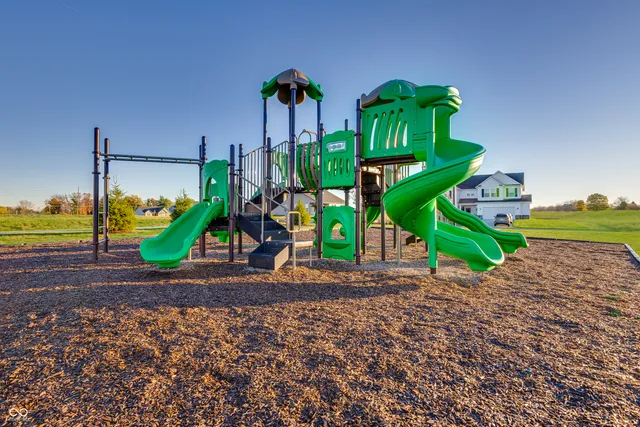 $409,999 | 1086 East Vly Oak Court, Mooresville, IN 46158