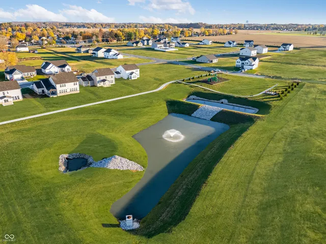 $409,999 | 1086 East Vly Oak Court, Mooresville, IN 46158