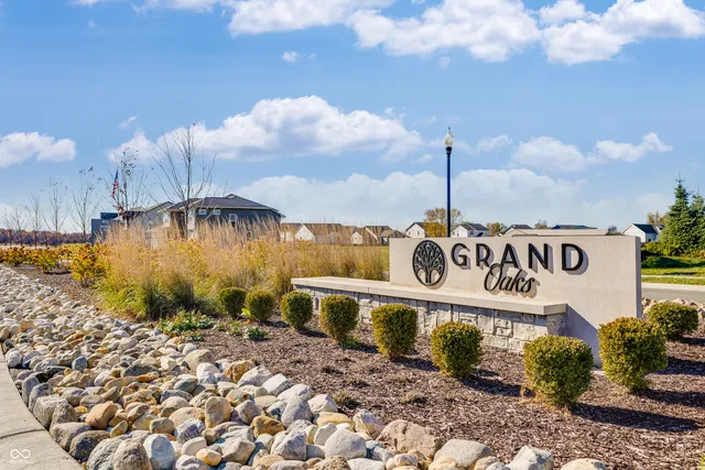 $409,999 | 1086 East Vly Oak Court, Mooresville, IN 46158