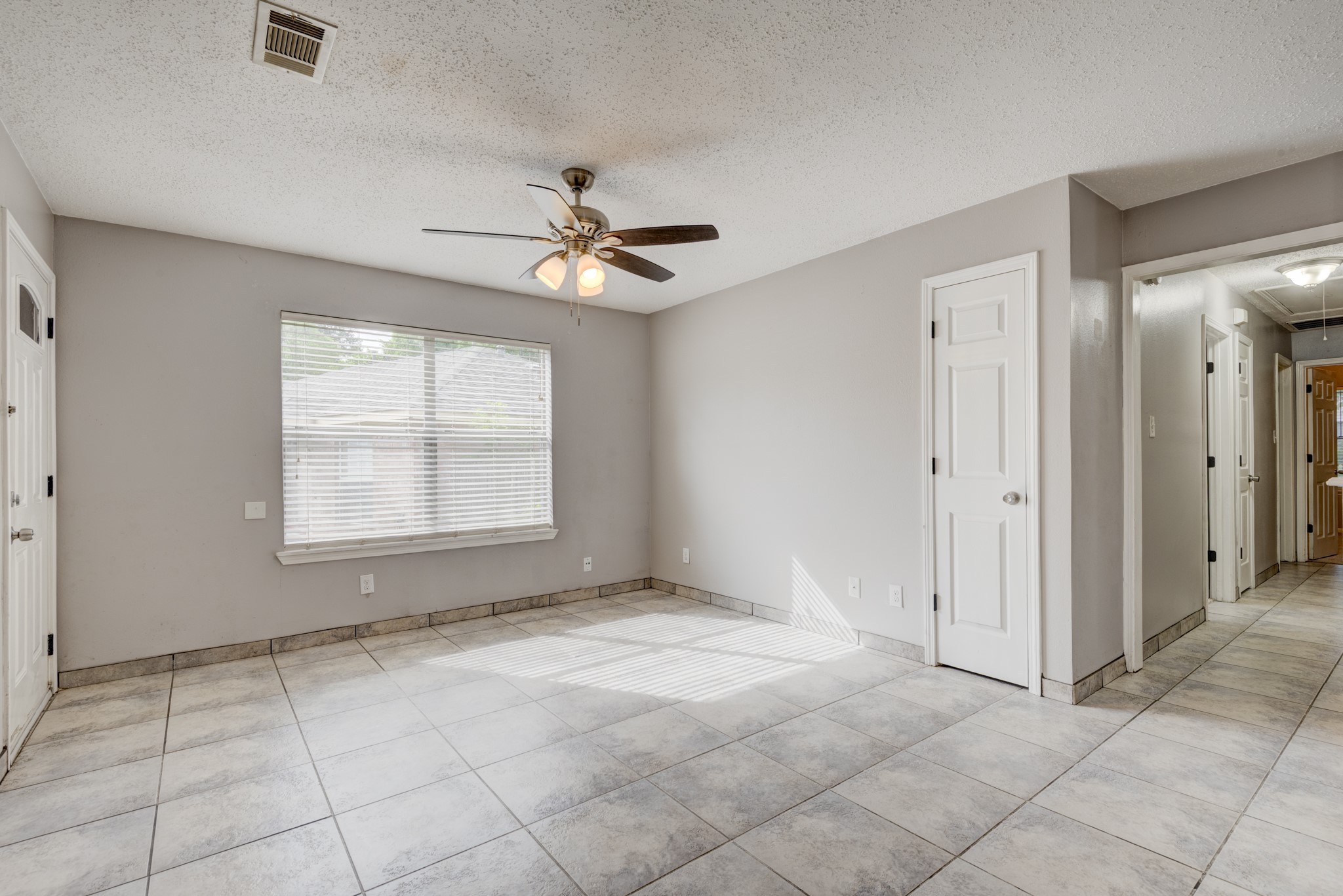 22307 Tree House Lane Spring, TX 77373 - Photo 3 of 16