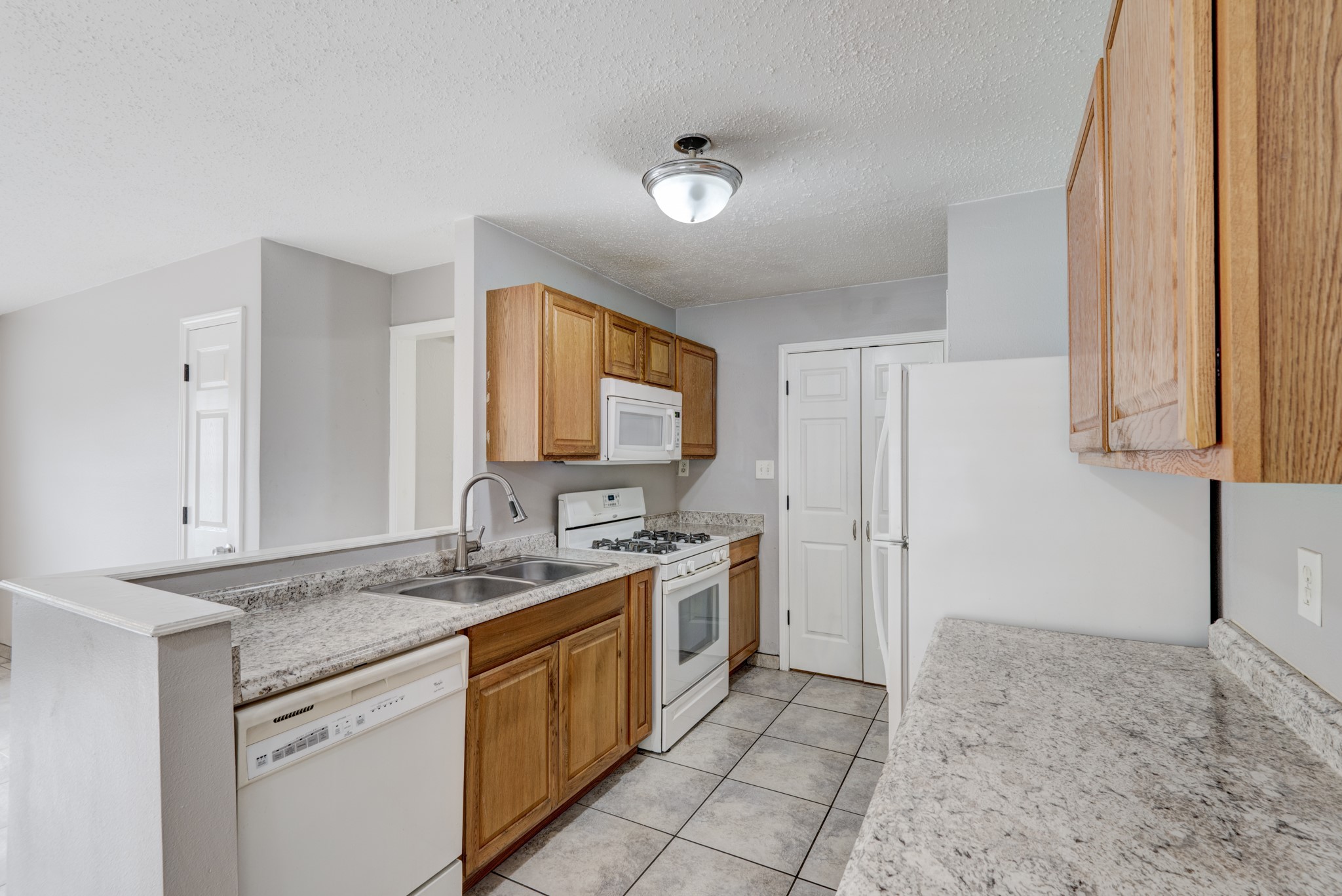 22307 Tree House Lane Spring, TX 77373 - Photo 8 of 16