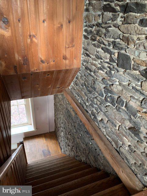 5286 Moyer Road Pipersville, PA 18947 - Photo 17 of 27 Stairway