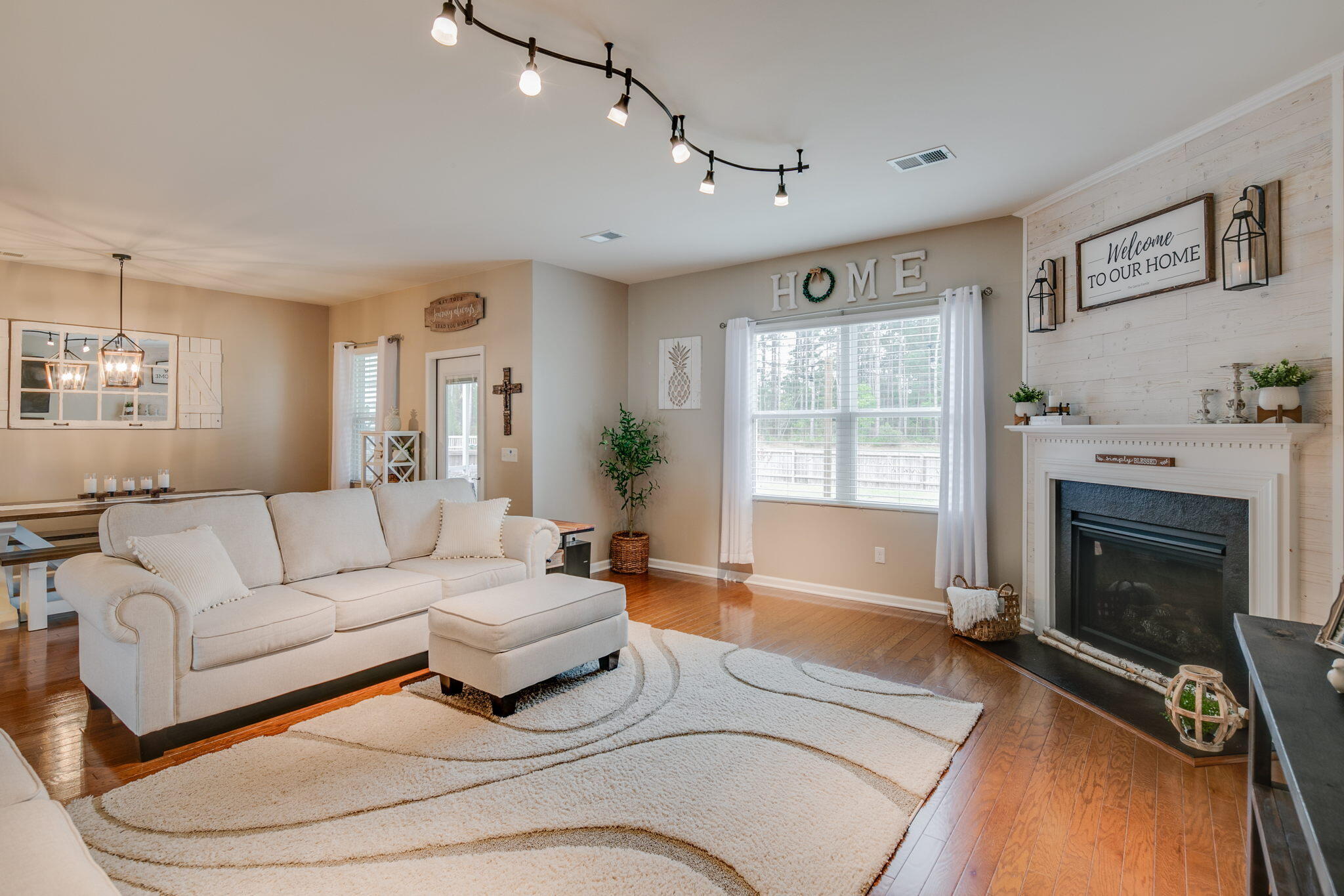 297 Decatur Drive Summerville, SC 29486 - Photo 15 of 45 Great Room