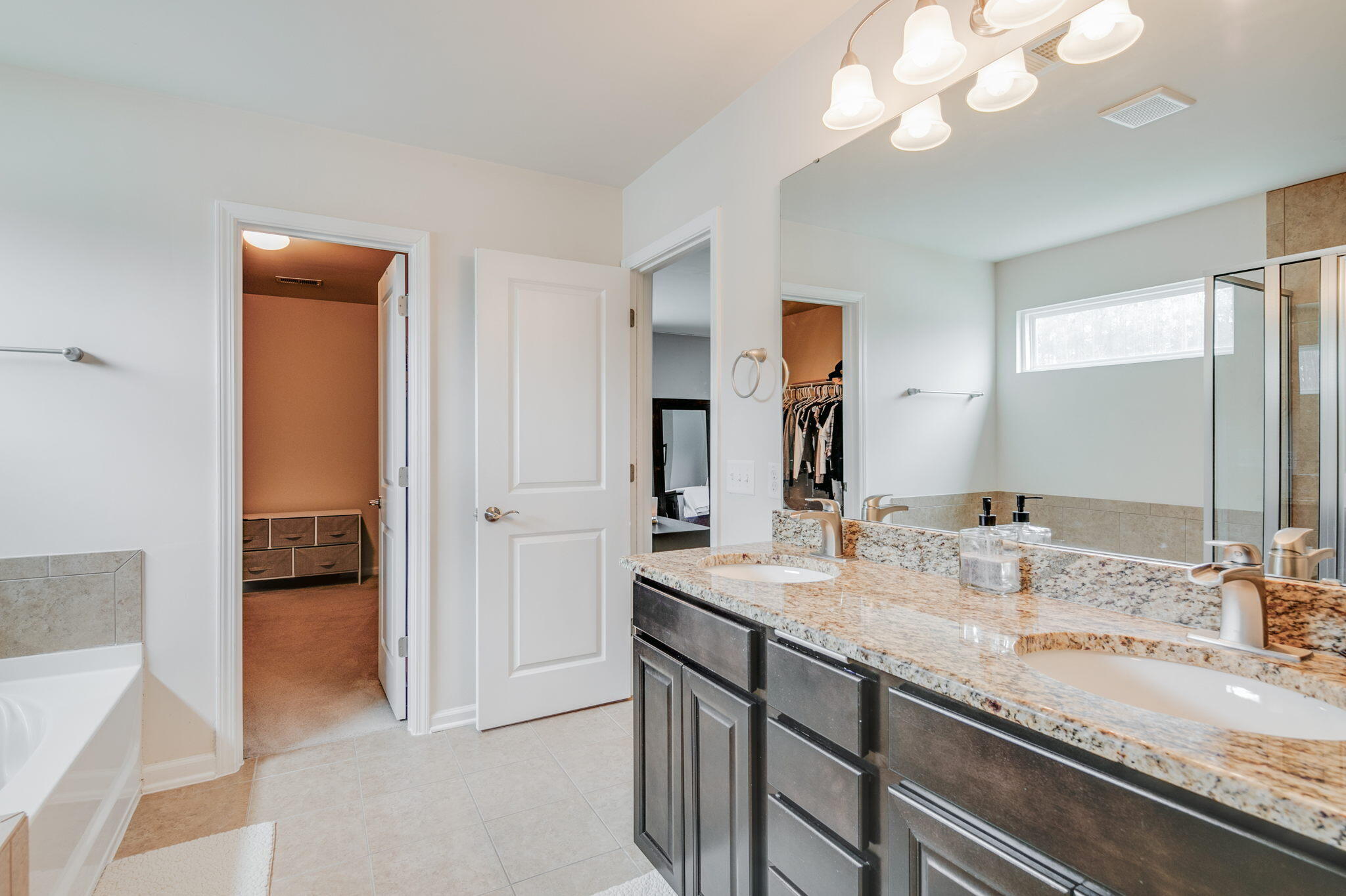 297 Decatur Drive Summerville, SC 29486 - Photo 24 of 45 En-Suite Bathroom